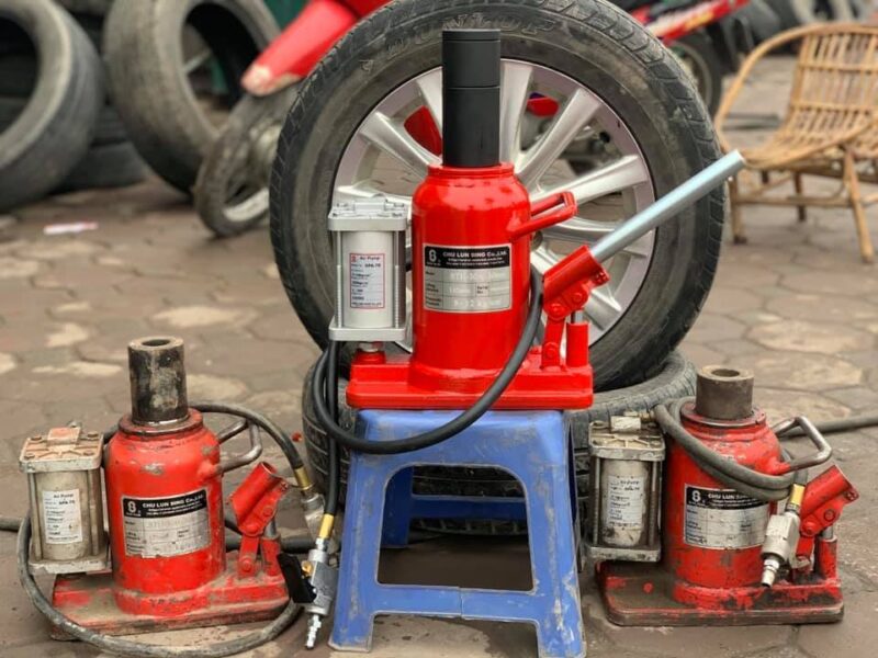 Kích (Con Đội) Thủy Lực 30 Tấn Sunrun STH-30A